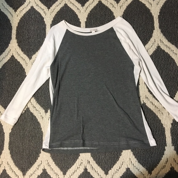 GAP Tops - Waffle knit baseball style shirt